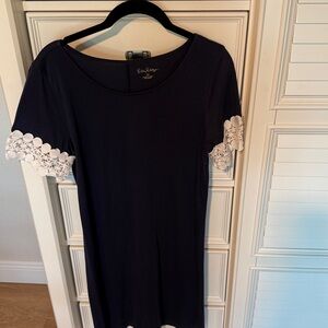 Lilly Pulitzer Navy Blue  with Lace sleeves. T shirt Dress. Size medium